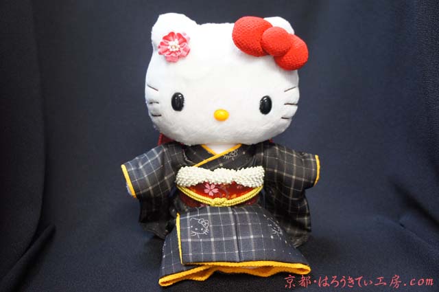 本物仕立の着物！【着物工房】高級着物ハローキティぬいぐる/和風キティ