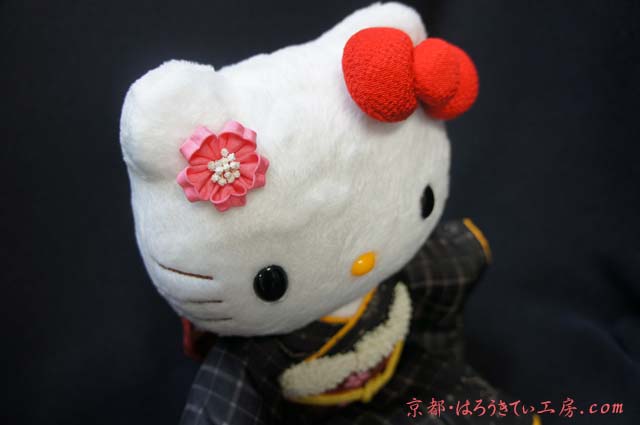 本物仕立の着物！【着物工房】高級着物ハローキティぬいぐる/和風キティ