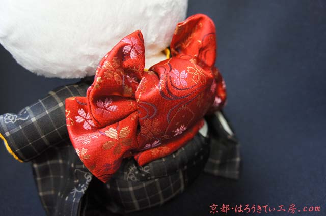 本物仕立の着物！【着物工房】高級着物ハローキティぬいぐる/和風キティ